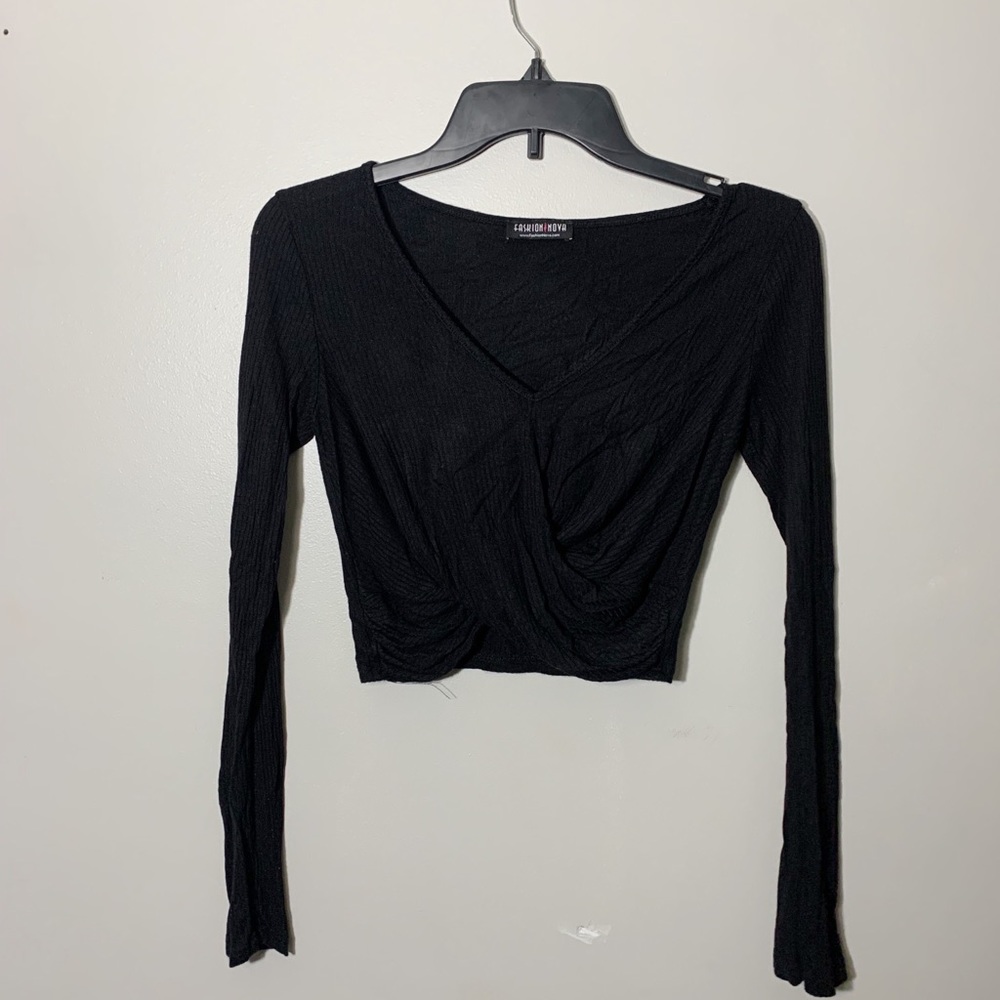 Long sleeve black crop